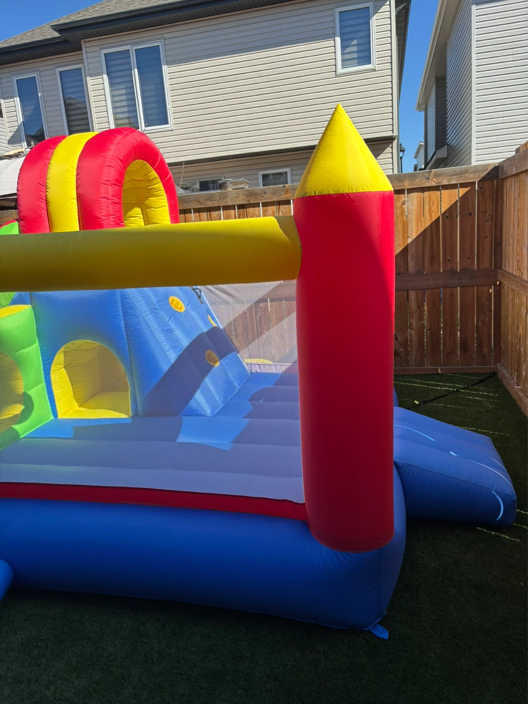 Bouncy castle for rent - photo 3