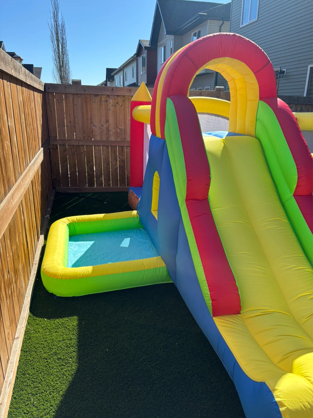 Bouncy castle for rent - photo 2