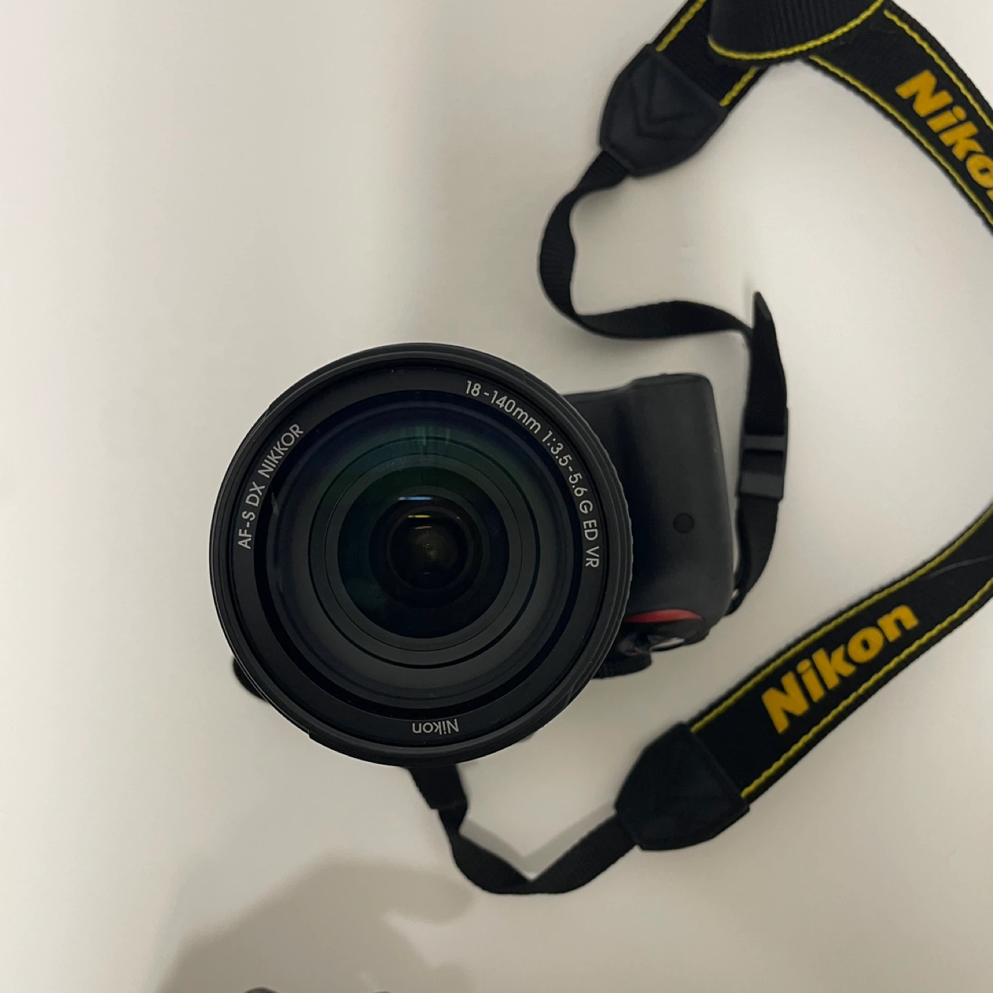 Nikon D3300 DSLR Camera with 18-140mm VR Lens - photo 4
