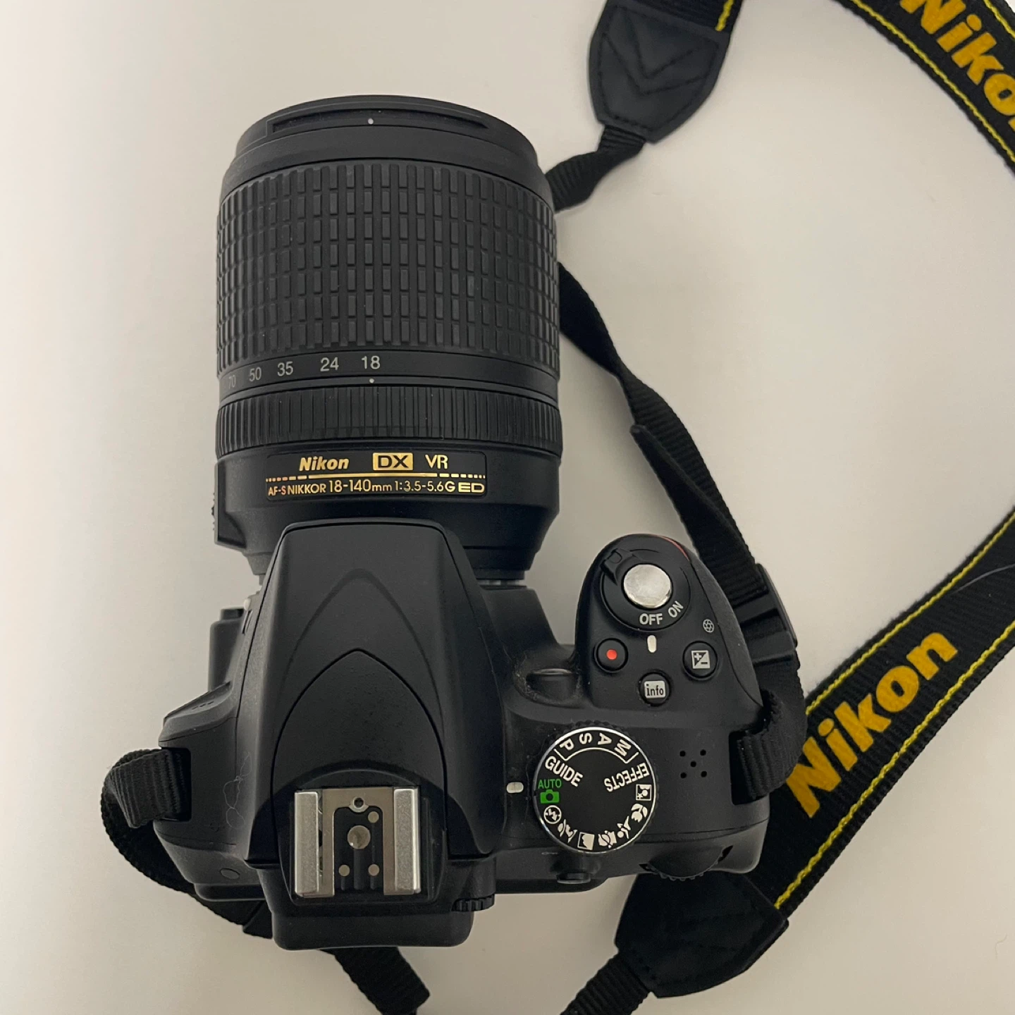 Nikon D3300 DSLR Camera with 18-140mm VR Lens - photo 3