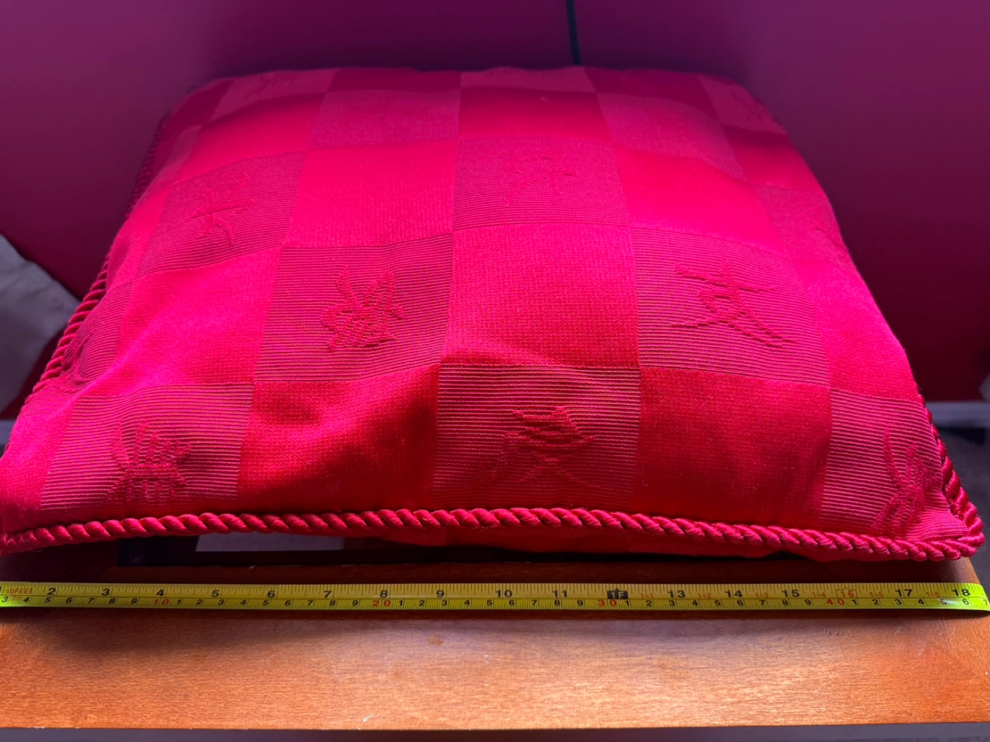 4 Red decorative throw pillow