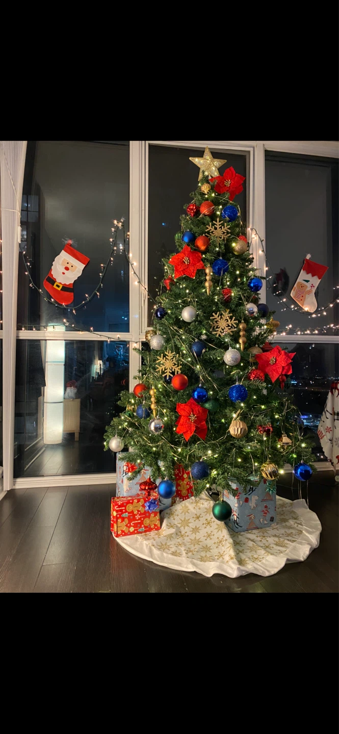 7 Feet Pre-lit Christmas Tree with Ornaments