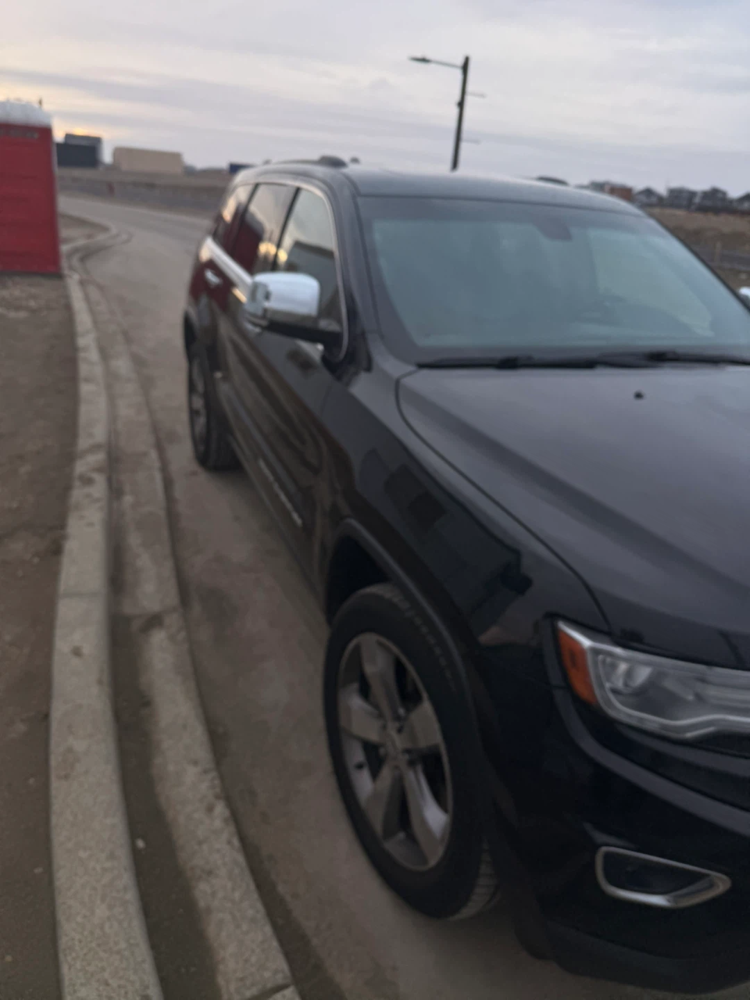 Black Jeep Grand Cherokee - photo 2