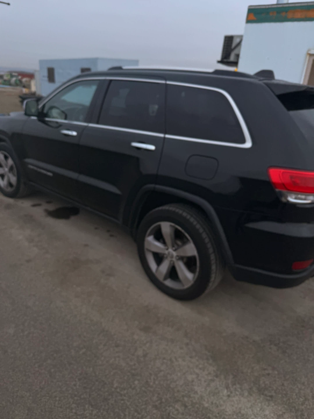 Black Jeep Grand Cherokee - photo 3