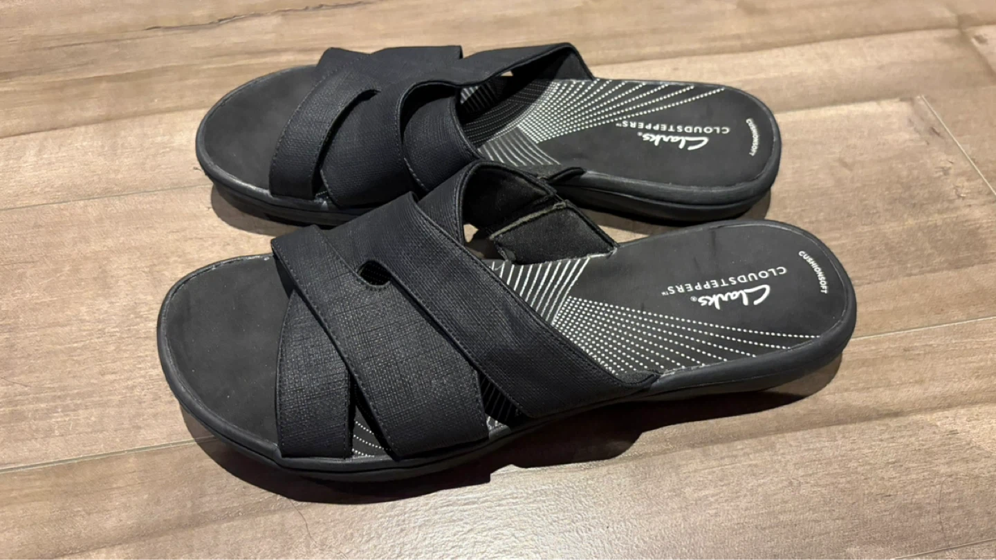 Clarks Cushionsoft Cloudsteppers Cross-Strap Sandals - photo 4