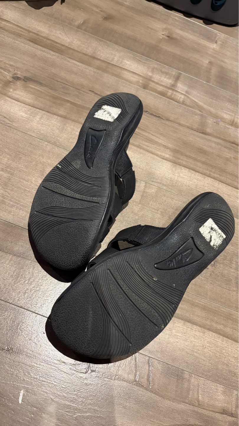 Clarks Cushionsoft Cloudsteppers Cross-Strap Sandals - photo 3