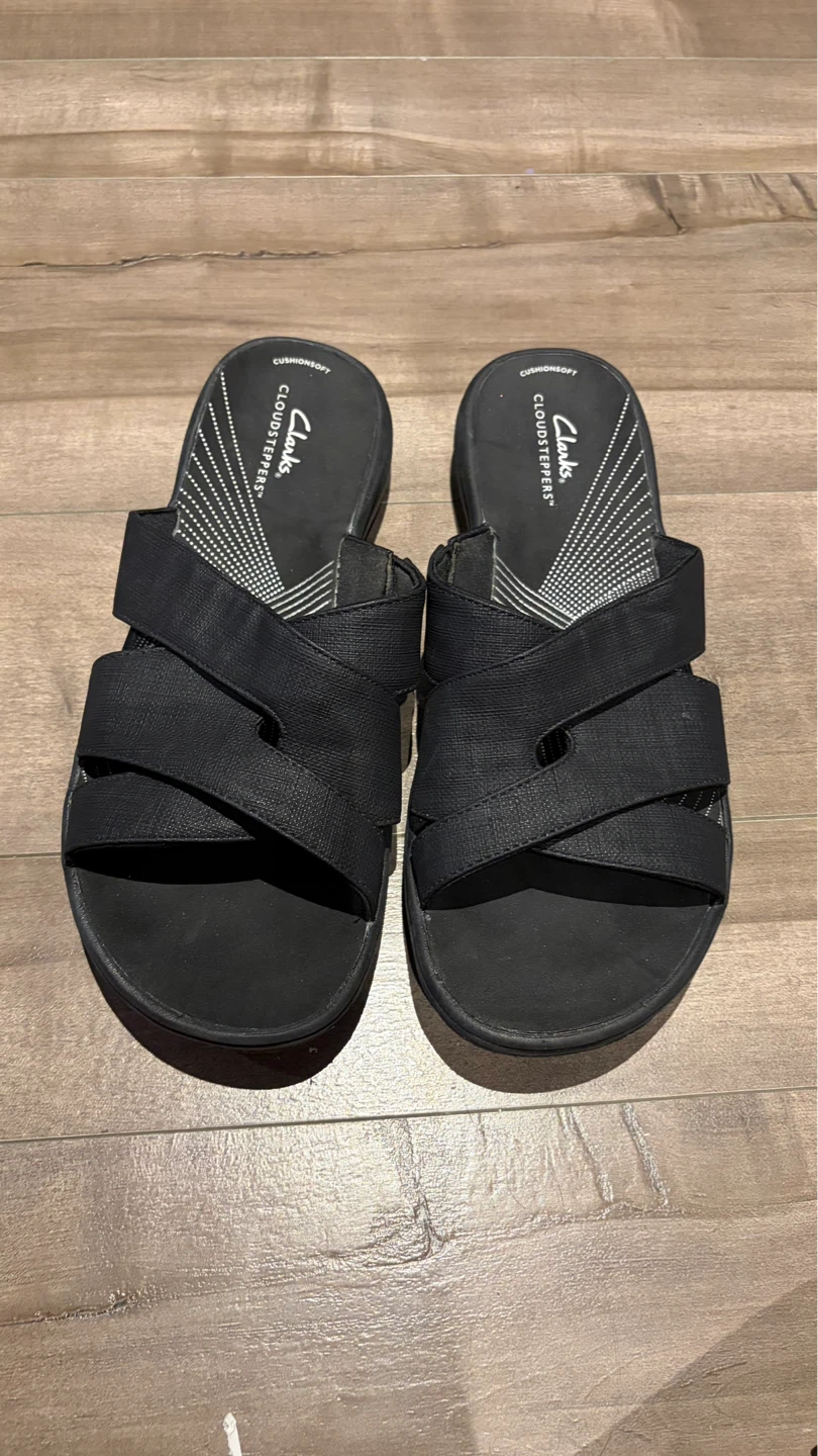 Clarks Cushionsoft Cloudsteppers Cross-Strap Sandals - photo 2