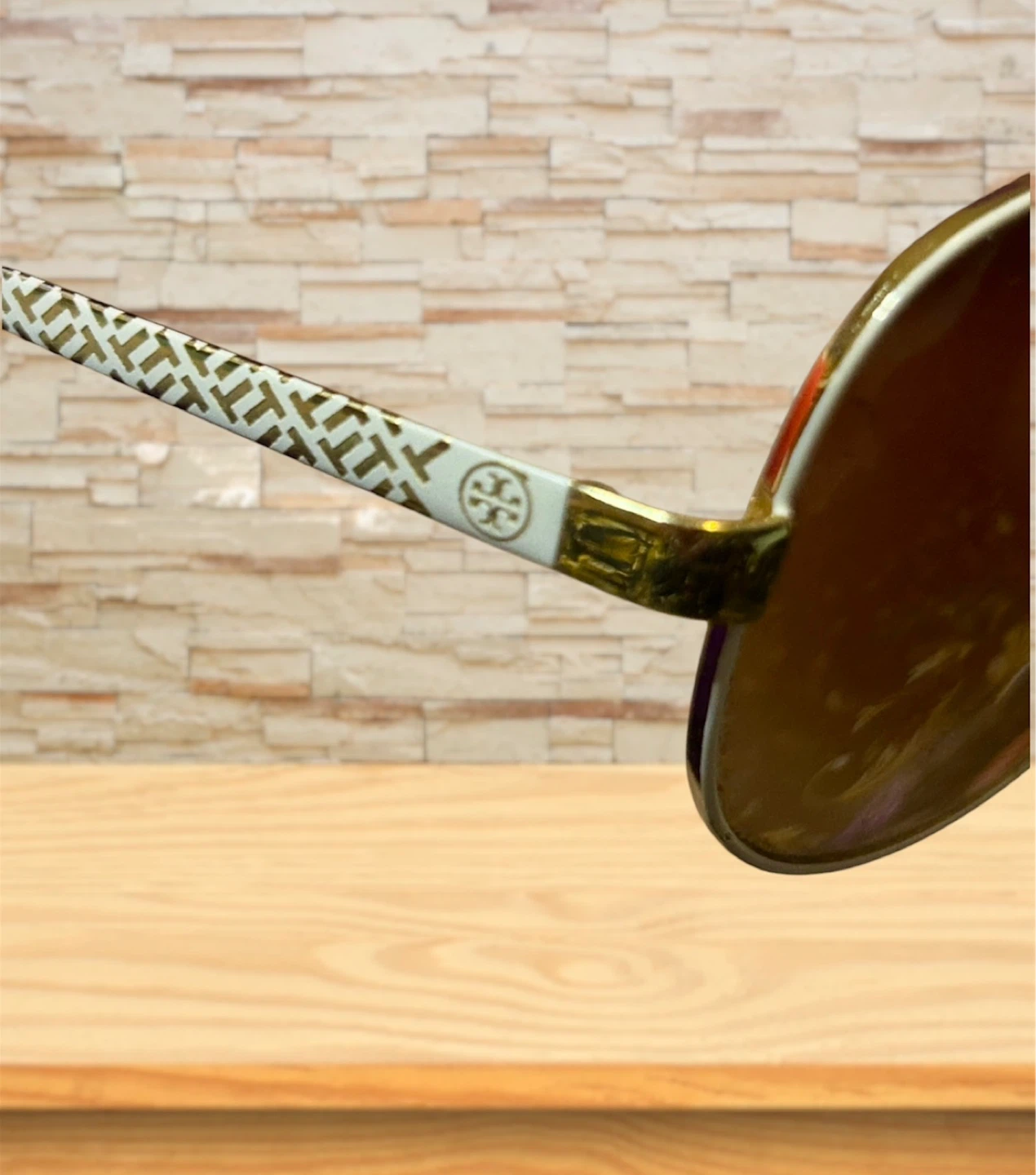 Tory Burch Aviator White & Gold Sunglasses - photo 3