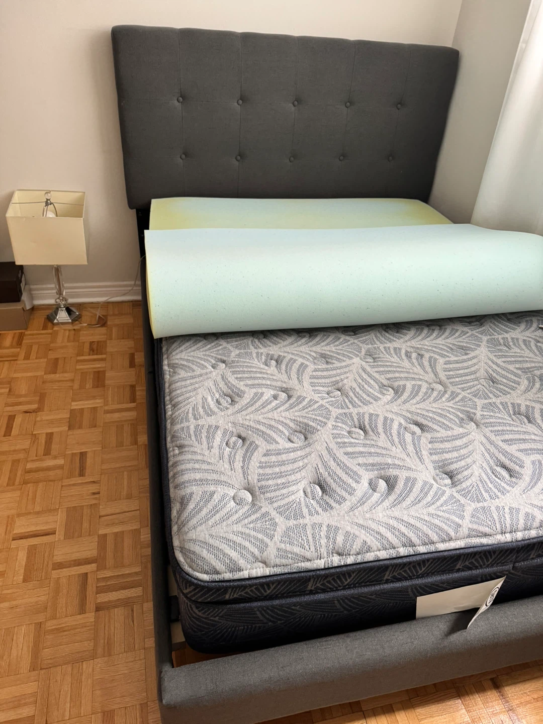 Bed fram, mattress, Mattress Topper, pillows and bedsheet - photo 3