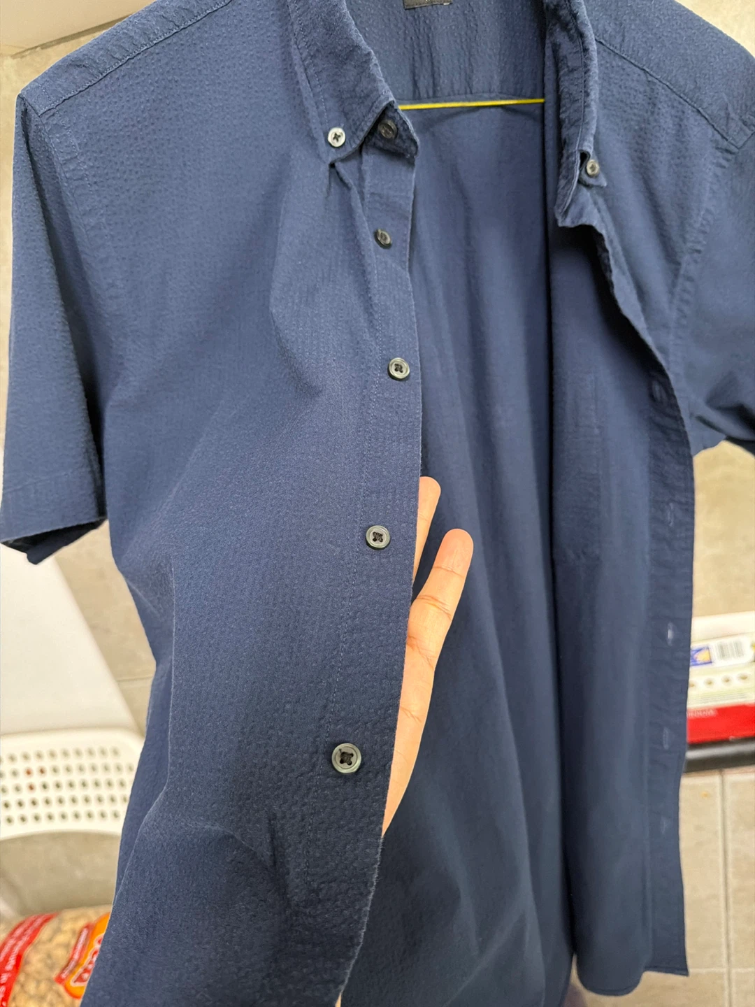 Uniqlo Men's Short Sleeve Button-Up Shirt - Navy Blue - Size M - photo 4