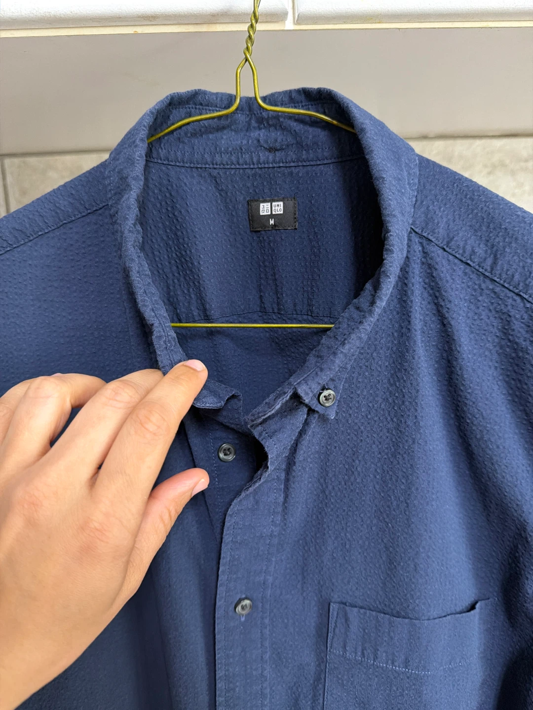 Uniqlo Men's Short Sleeve Button-Up Shirt - Navy Blue - Size M - photo 2