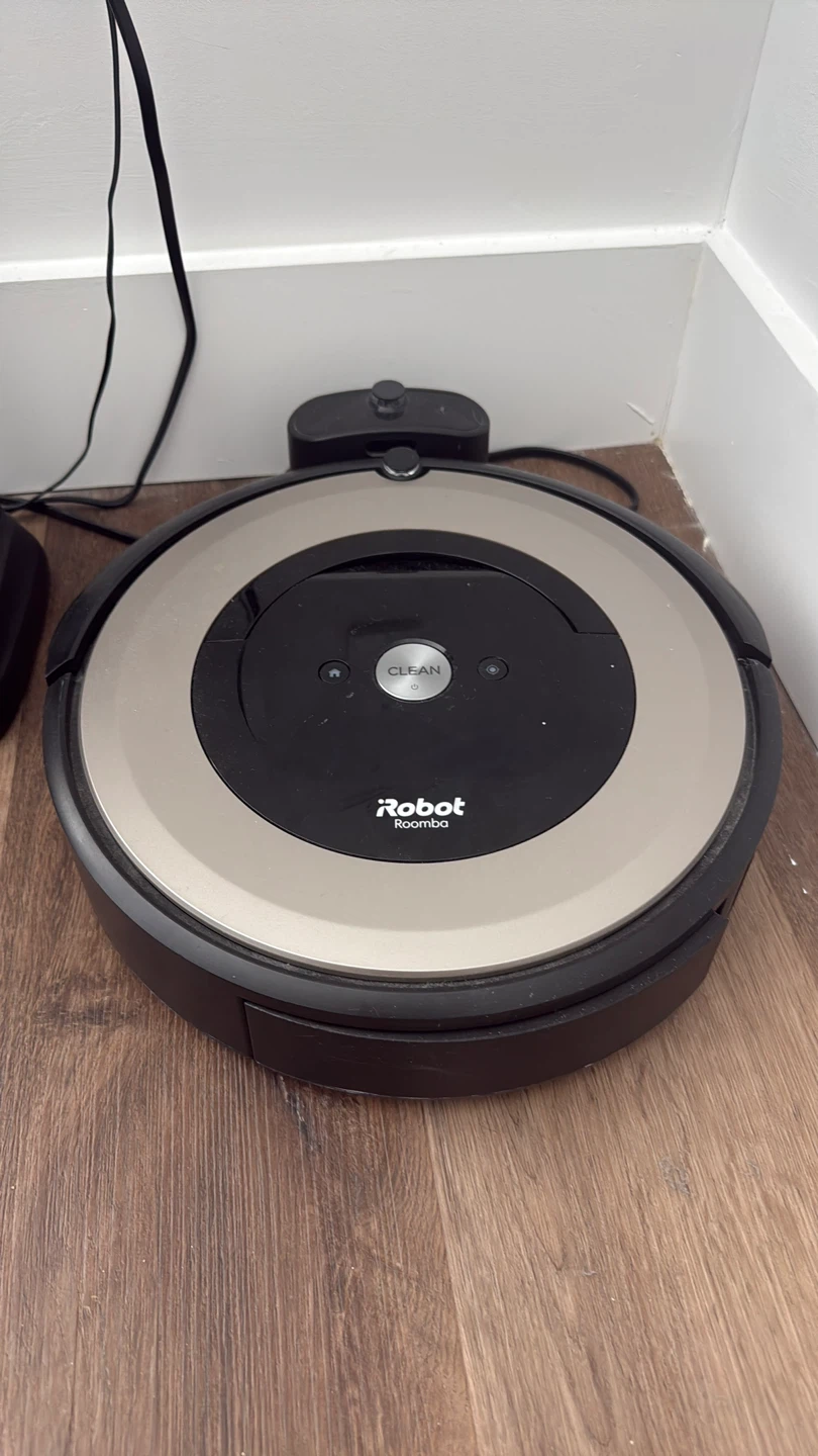 iRobot Roomba Robot Vacuum - photo 2