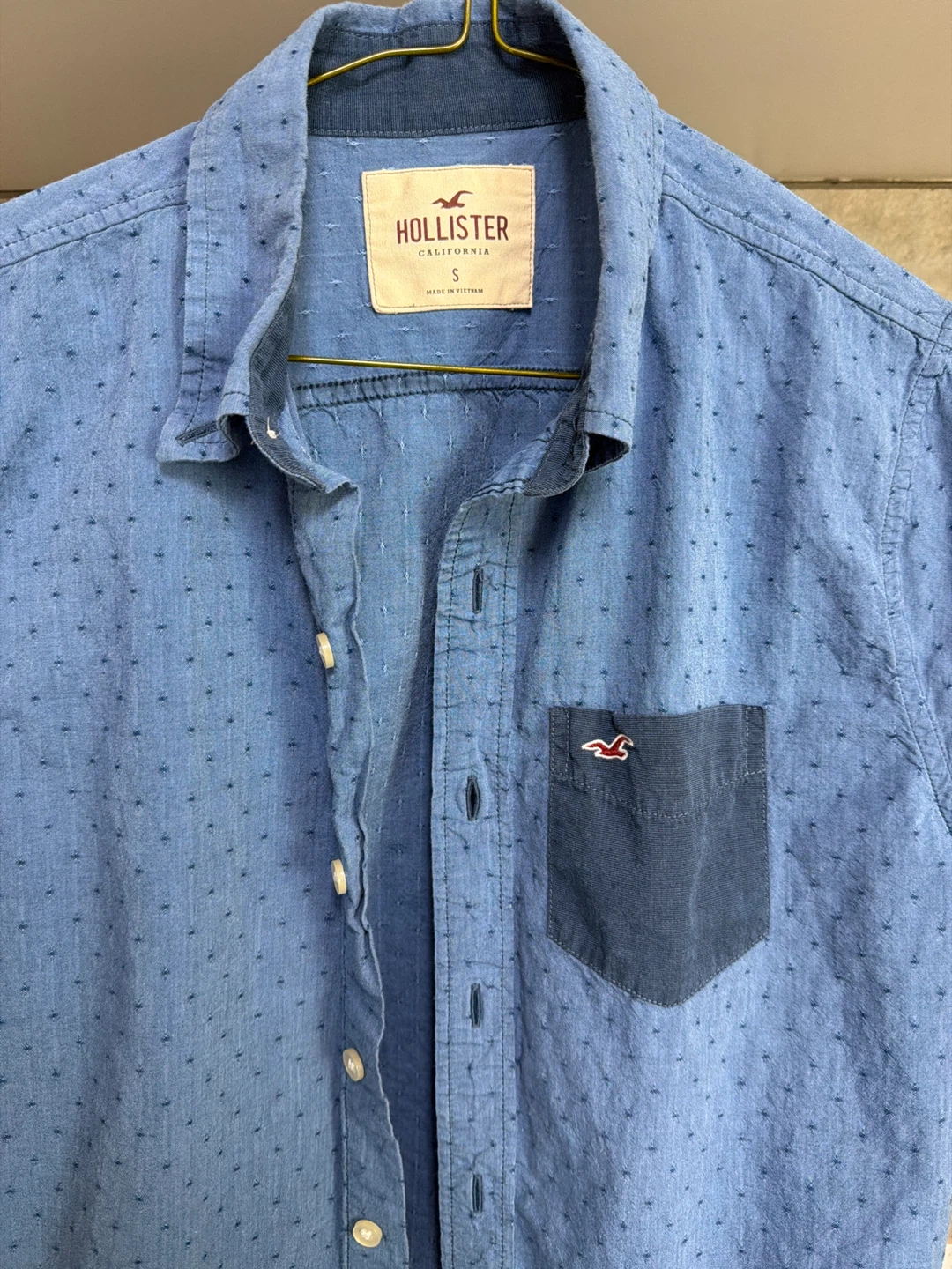 Hollister California Short Sleeve Button-Up Shirt - photo 2