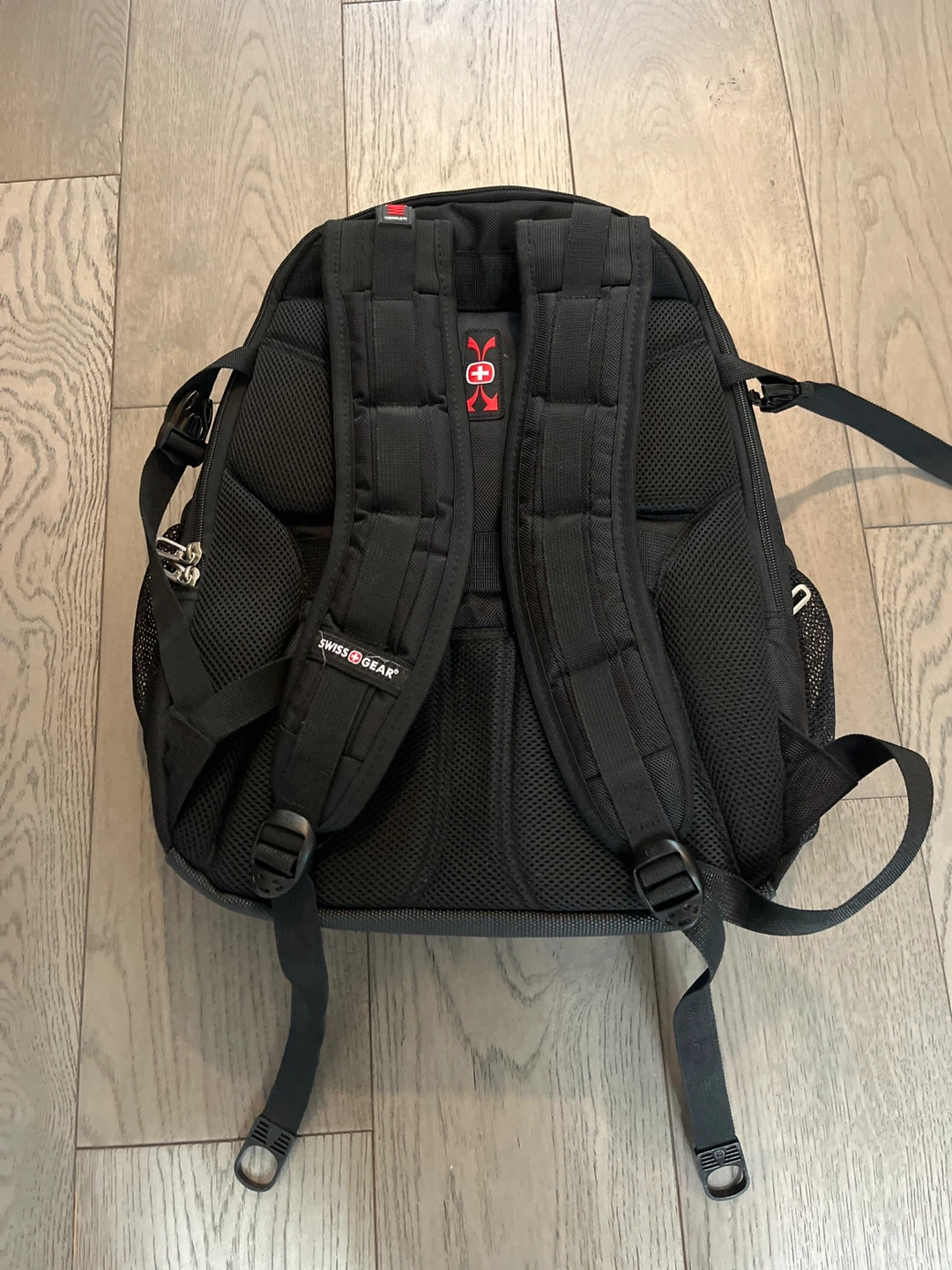 Swiss Gear Black Backpack - photo 2
