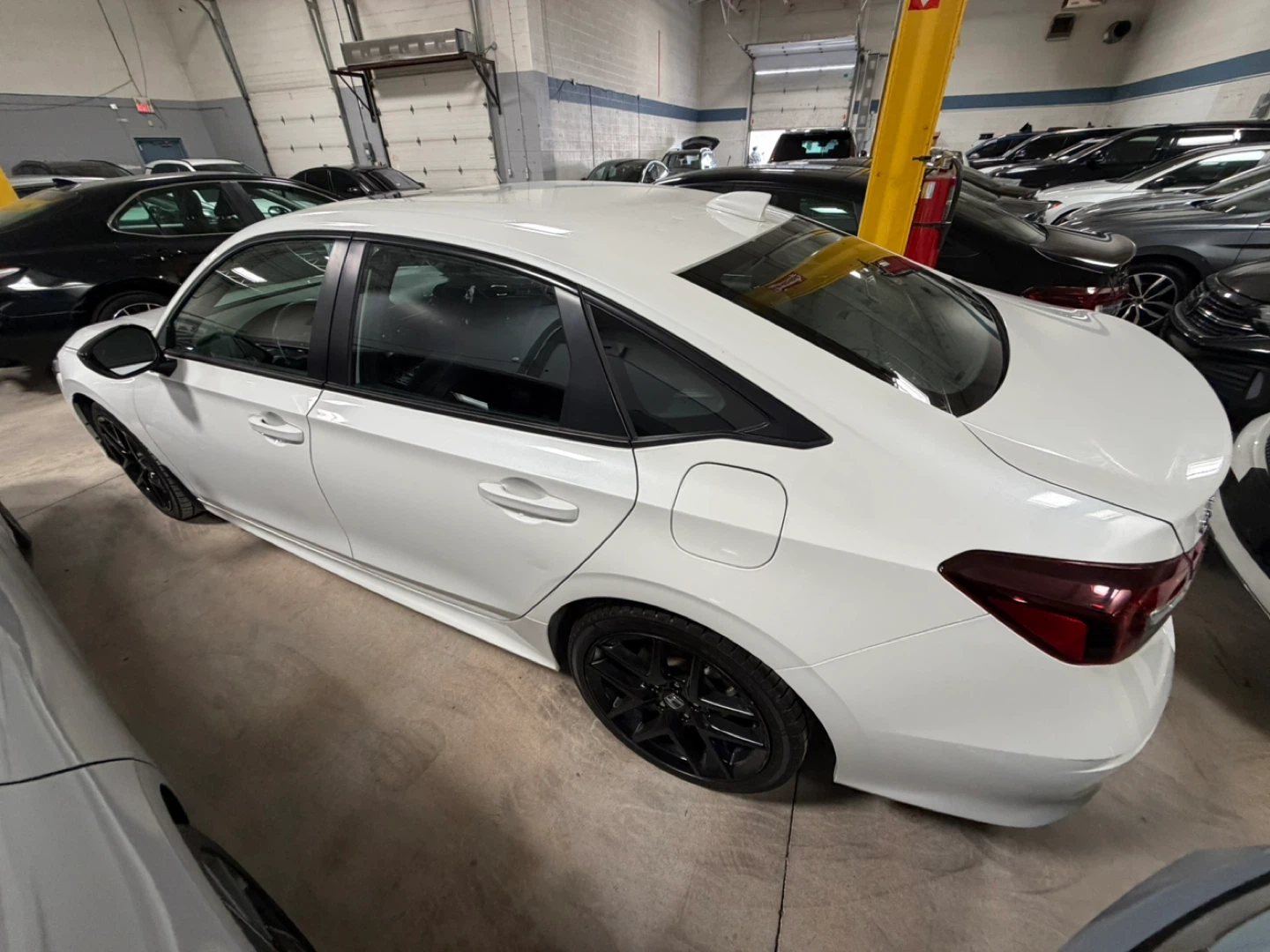 2025 Honda Civic Sport Hybrid Sedan - photo 2