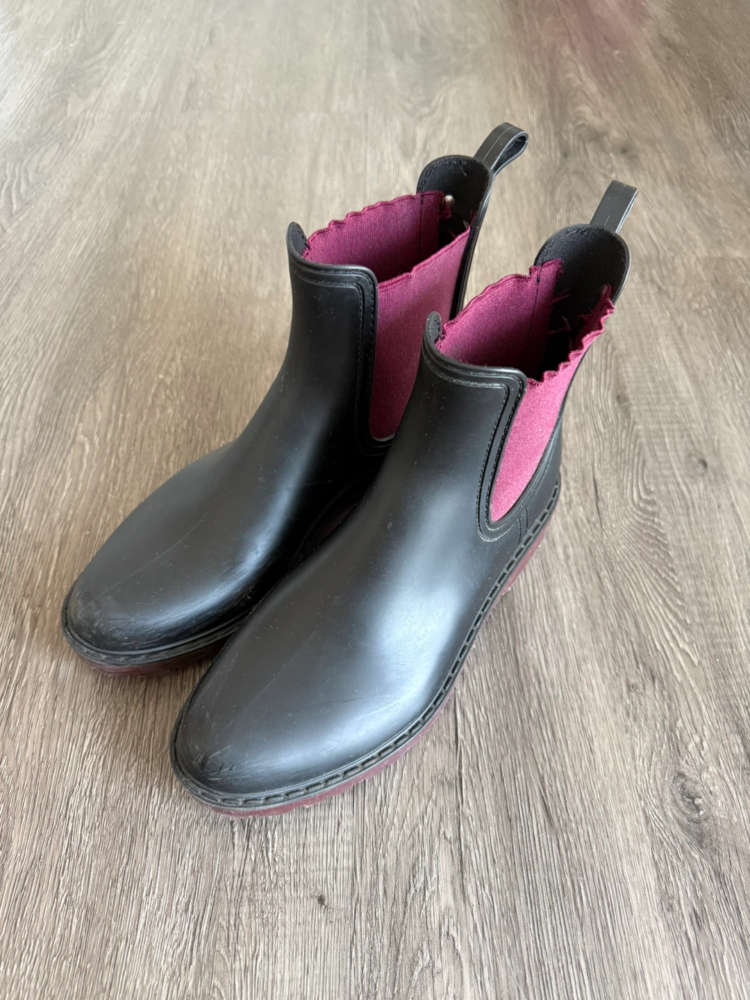 🥕 Black Chelsea Rain Boots from Spain