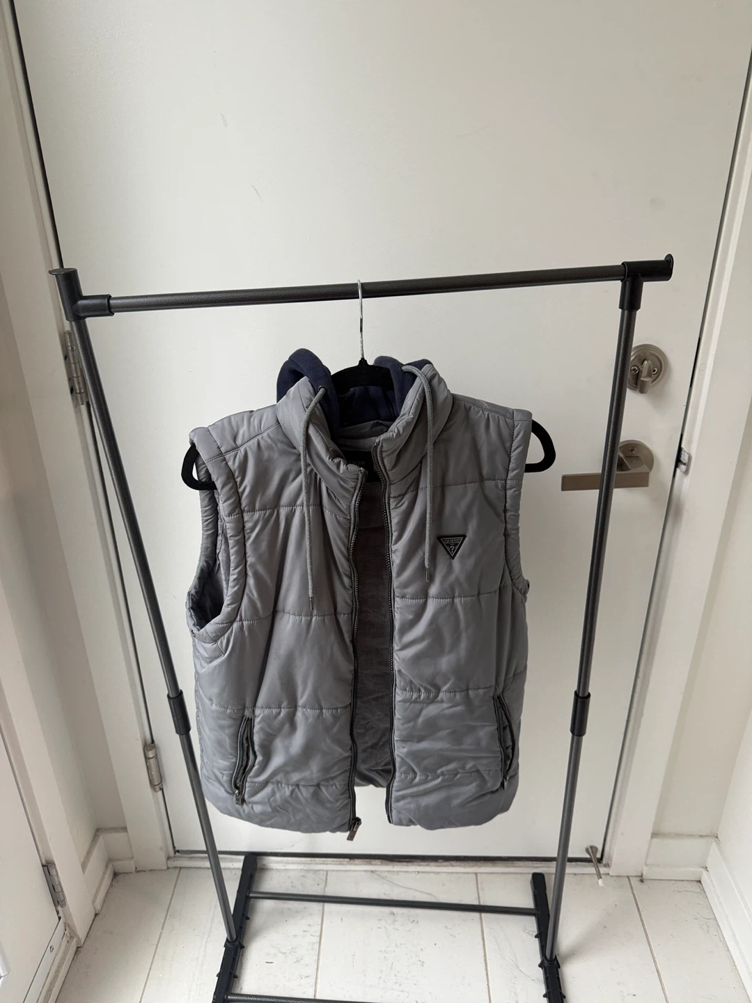 Guess Puffer Vest with Hood - photo 4