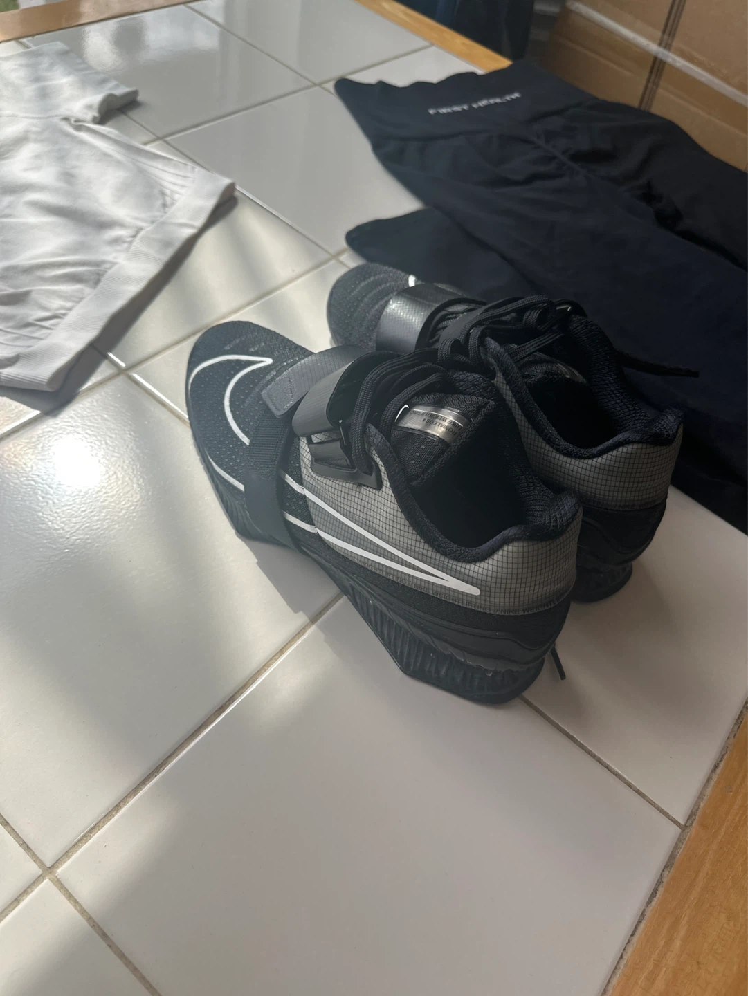 First Health Black Flare Leggings and White Crop Top - photo 5