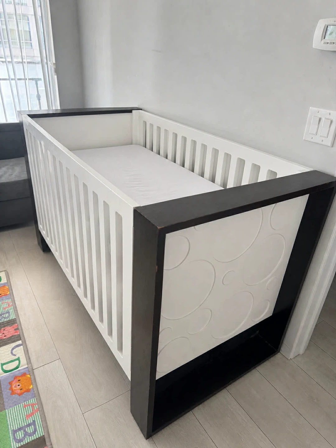 White and Dark brown Baby Crib - photo 2