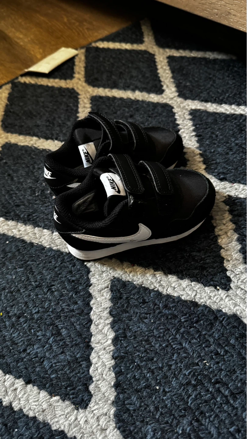 Nike Toddler Shoes - Size 7C - photo 3