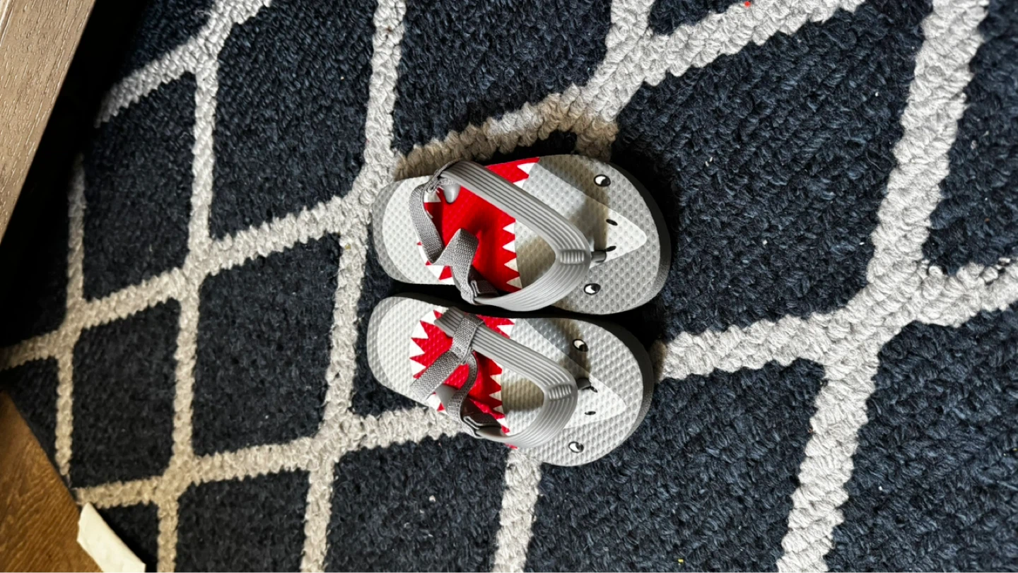 Toddler Shark Flip Flops Size 7-8 - photo 2