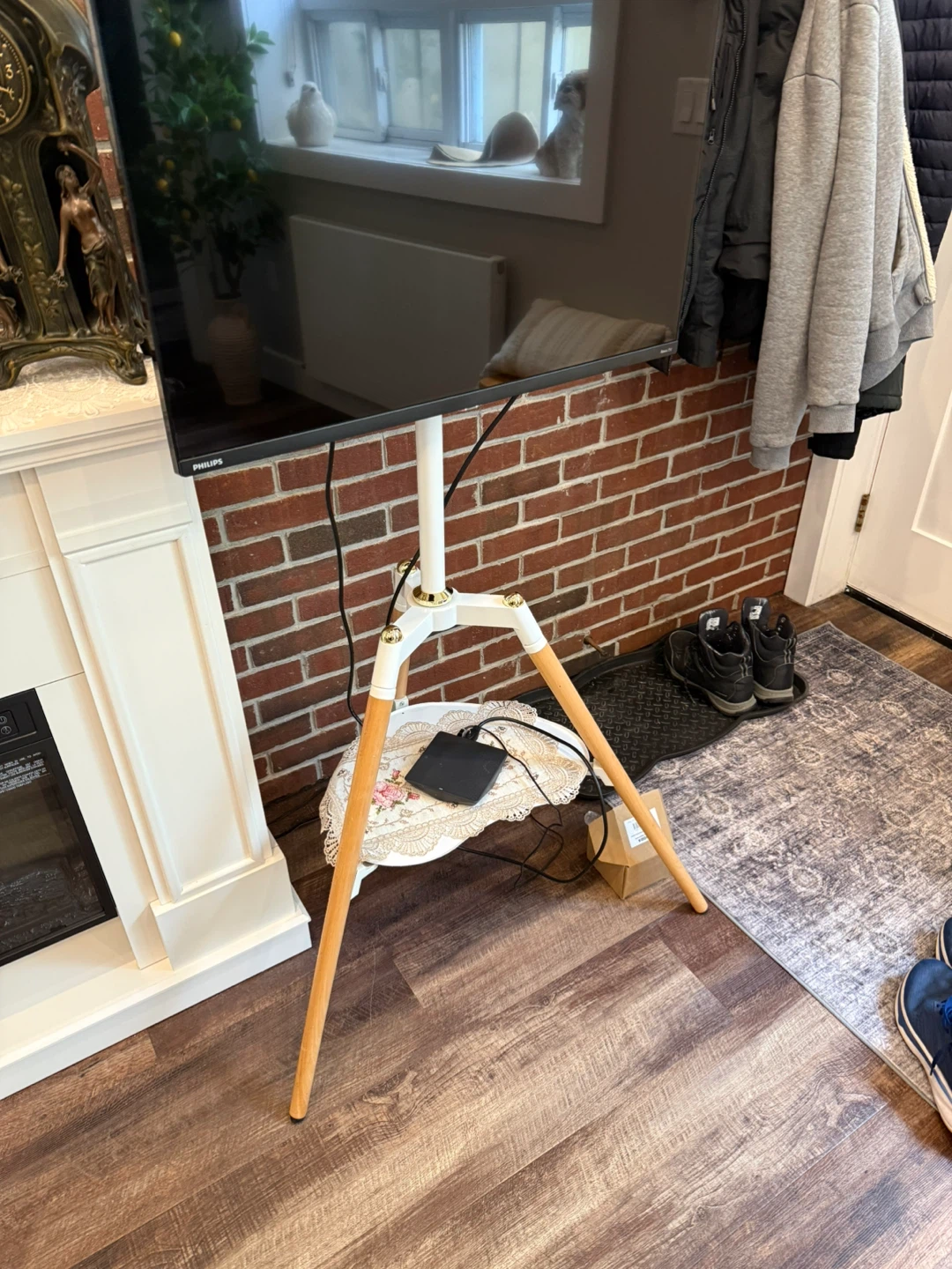 TV Tripod Stand - photo 2