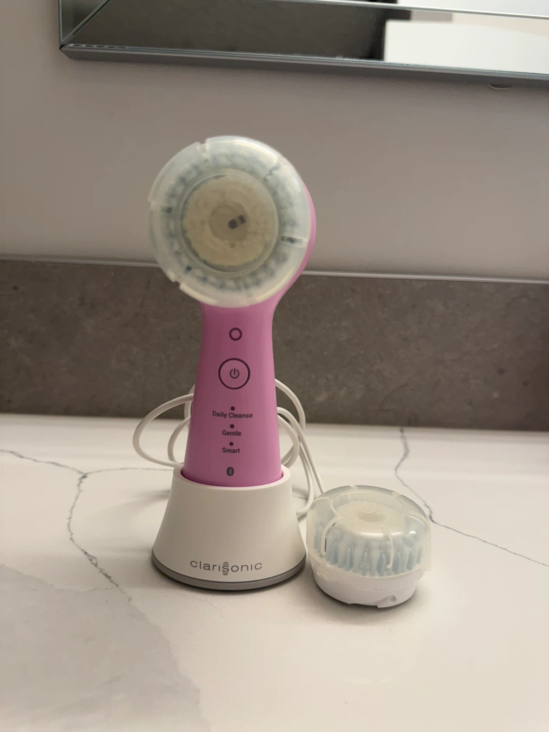 Clarisonic Facial Cleansing Brush Set – Charger + Extra Heads - photo 2