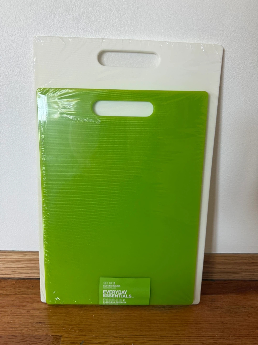 Brand New 2-Piece Cutting Board Set – Green & White