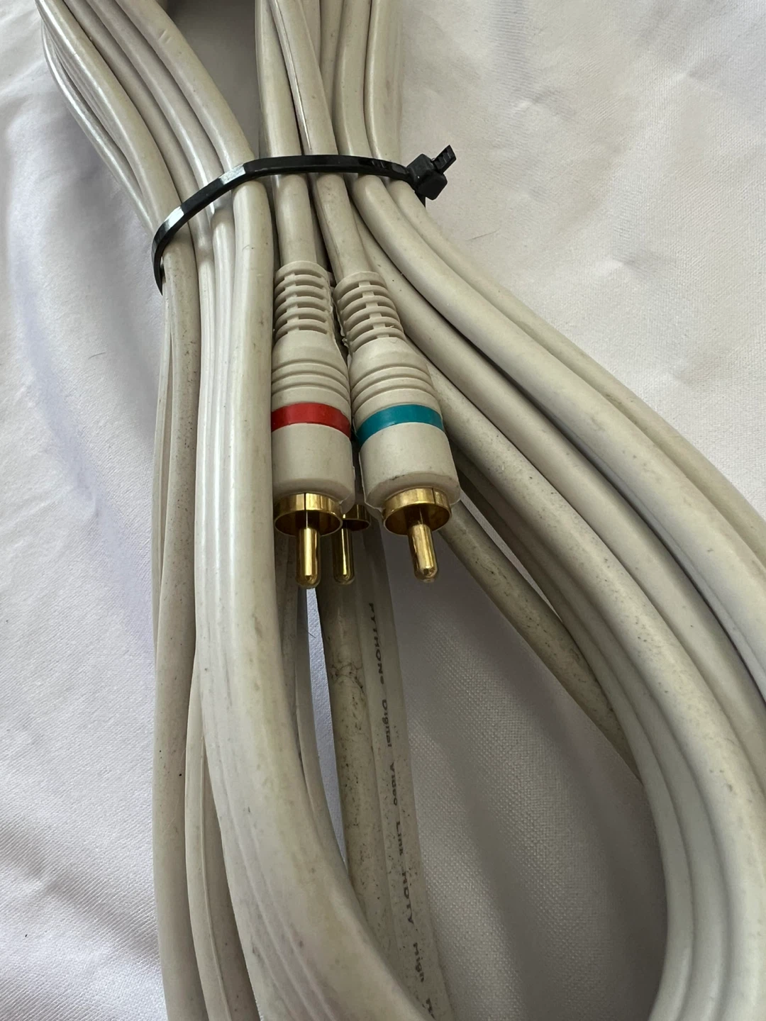 Component Video Cable - photo 2