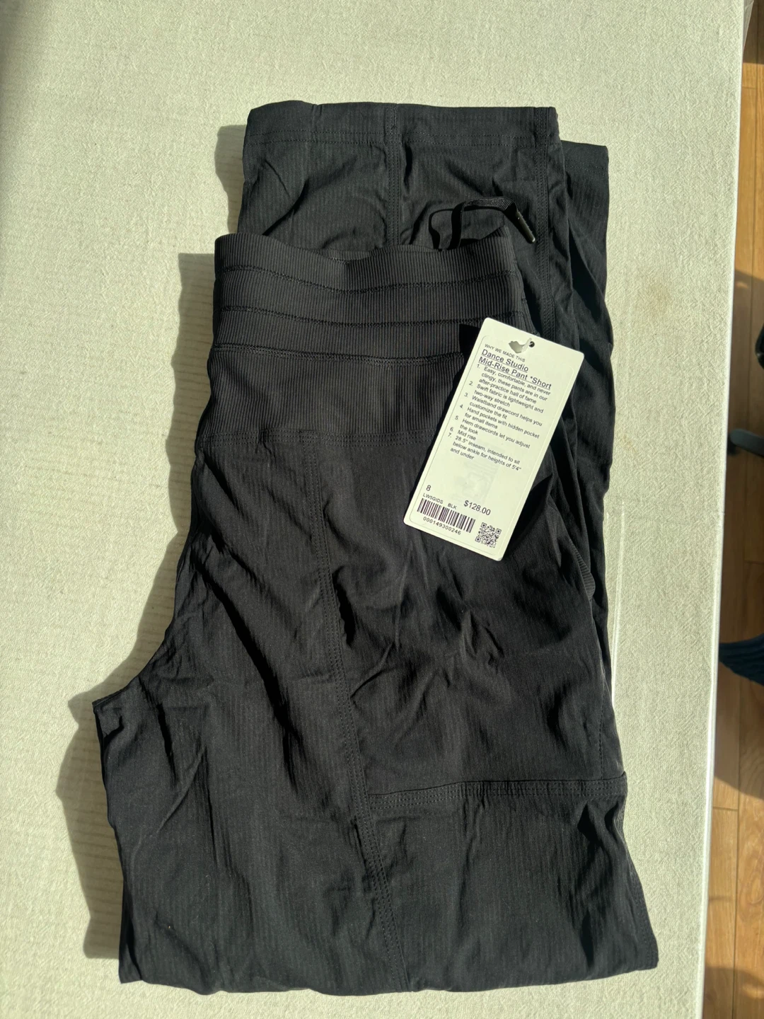 Lululemon Dance Studio Mid-Rise Pant Short Black Size 8