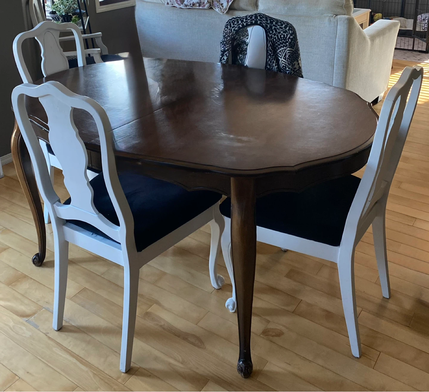 Vintage Oval Dining Table with 4 Chairs