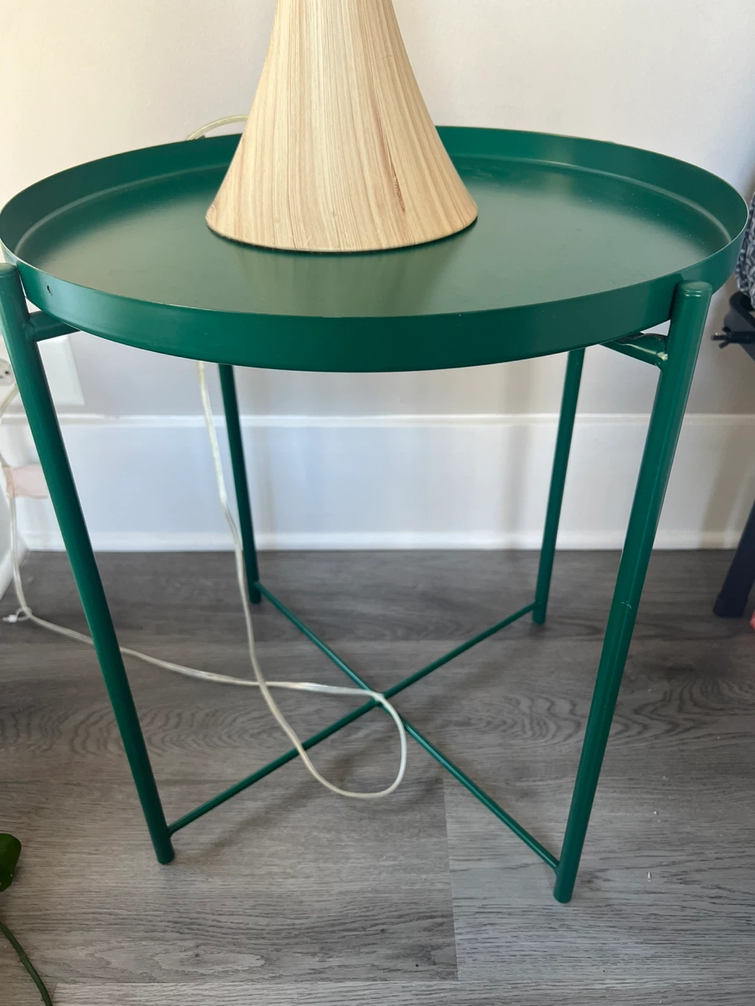 Set of 2 Green Metal Tray Top Side Tables