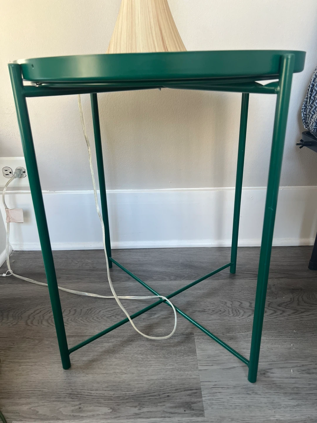 Set of 2 Green Metal Tray Top Side Tables - photo 2
