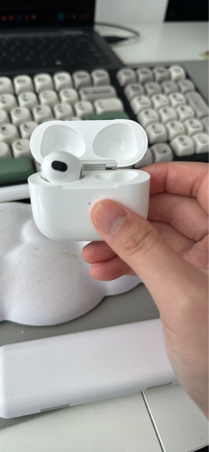 Left ear airpod 3 - case included - photo 2
