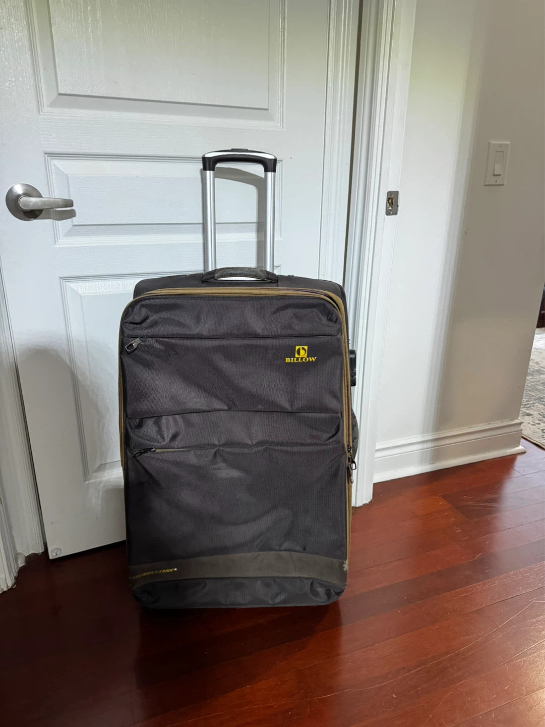Billow Black Rolling Suitcase