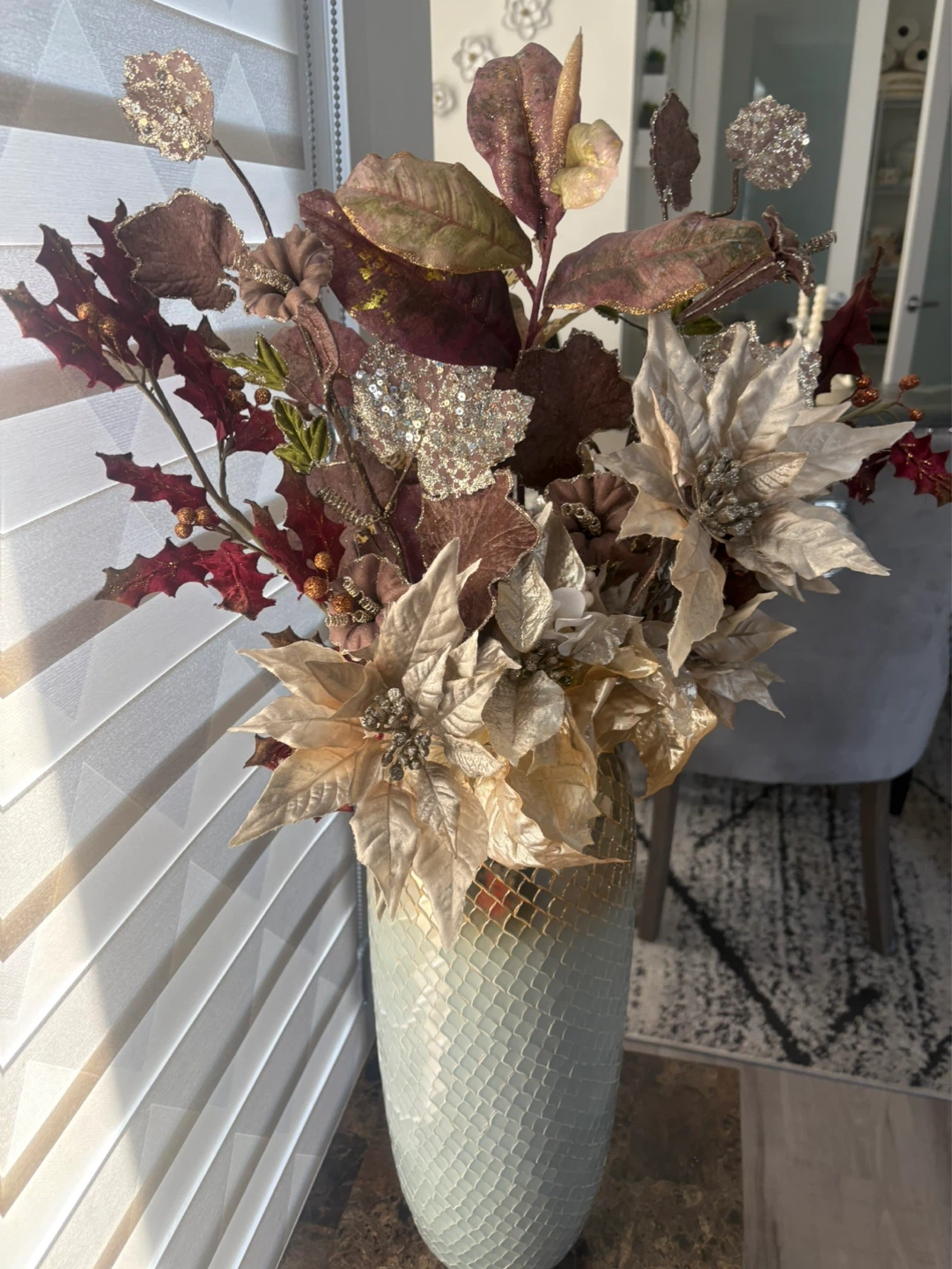 Artificial Flower Arrangement in Glass Vase - photo 4