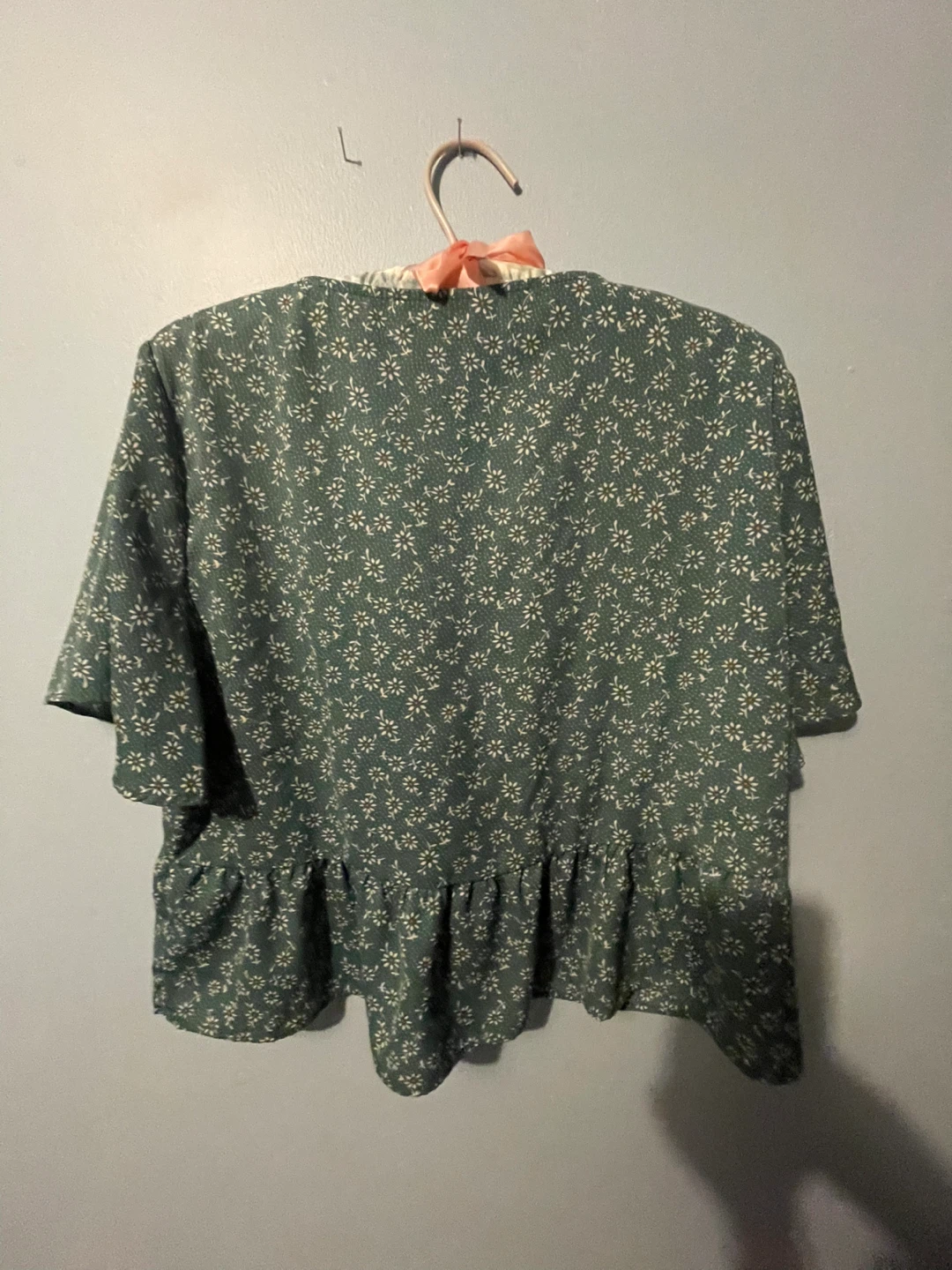 Green floral peplum tie-front blouse - photo 2