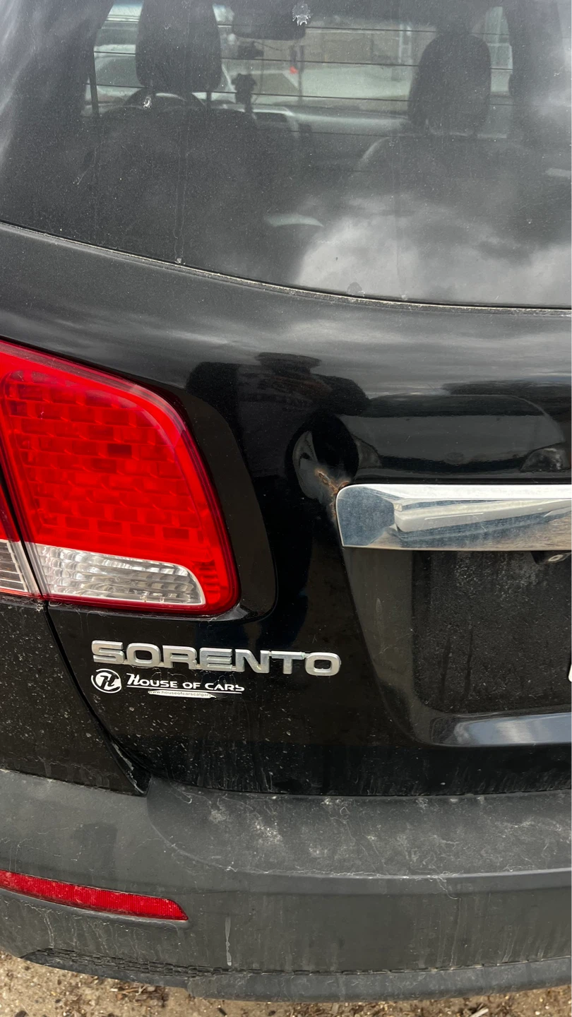 Black Kia Sorento SUV 2011 238k - photo 4