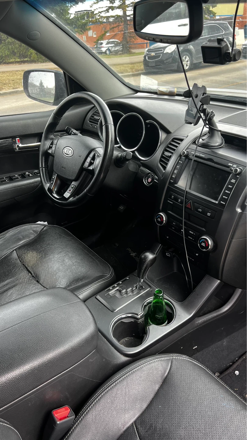 Black Kia Sorento SUV 2011 238k - photo 5