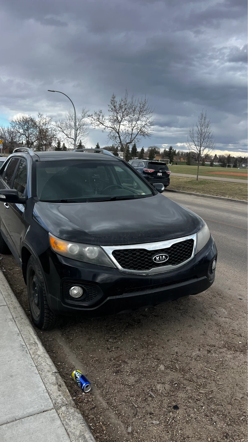 Black Kia Sorento SUV 2011 238k