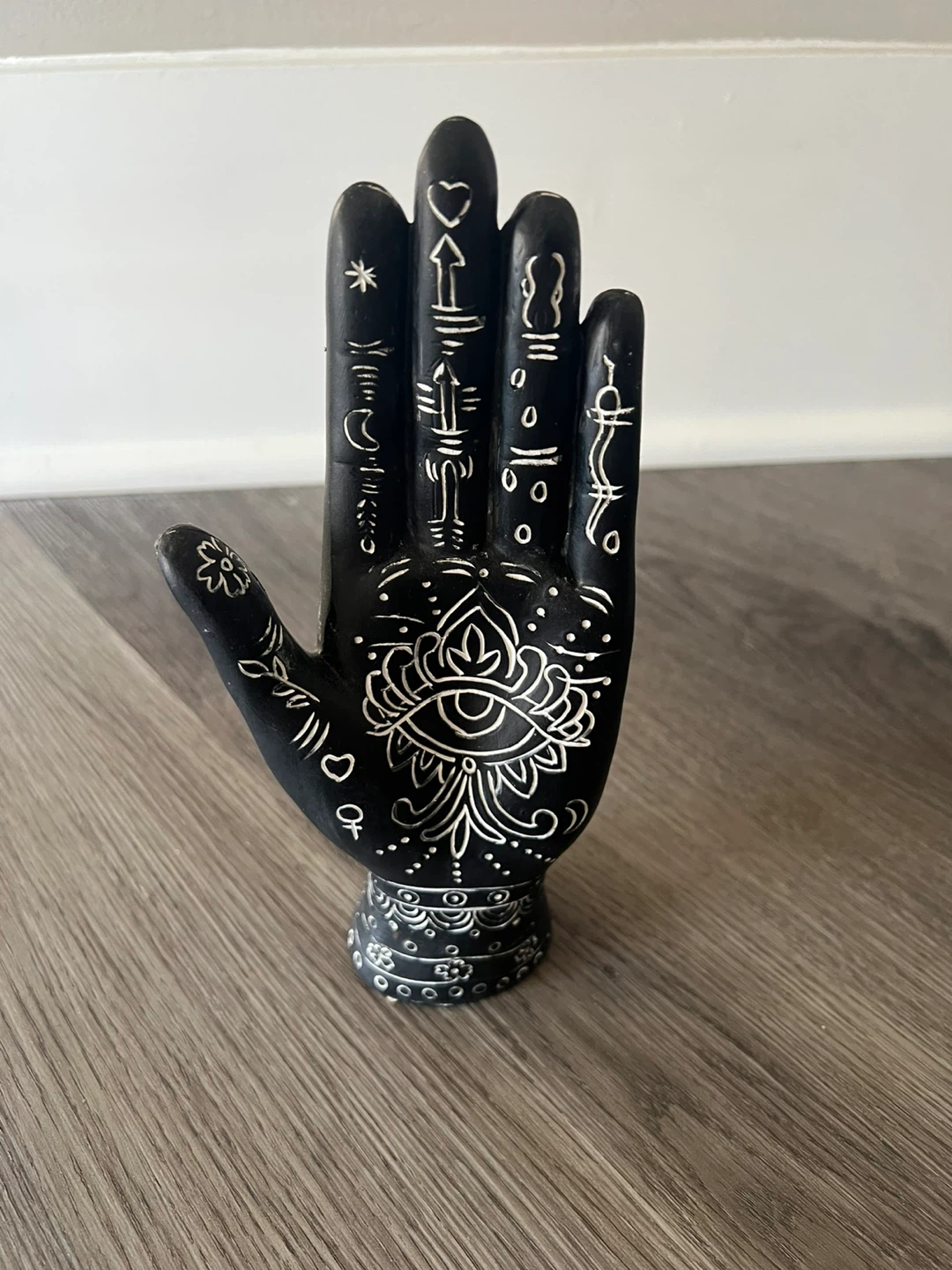 Black Hand Decor with art