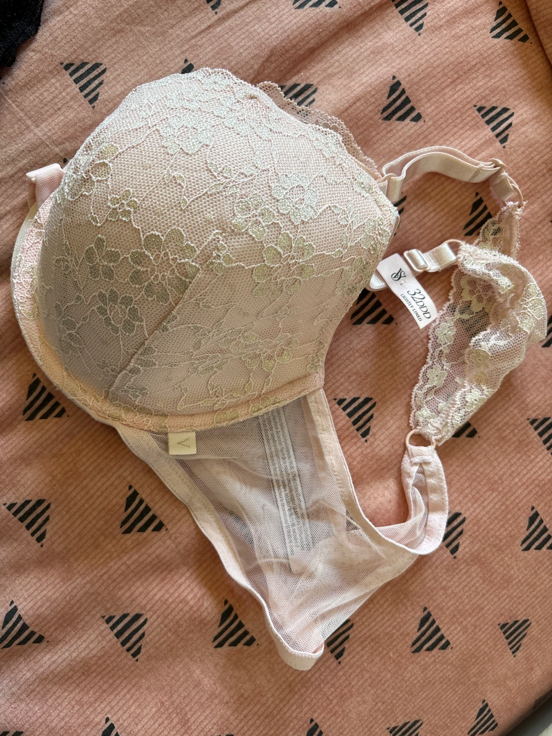 Set of 2 New Victoria Secret Bras - photo 2