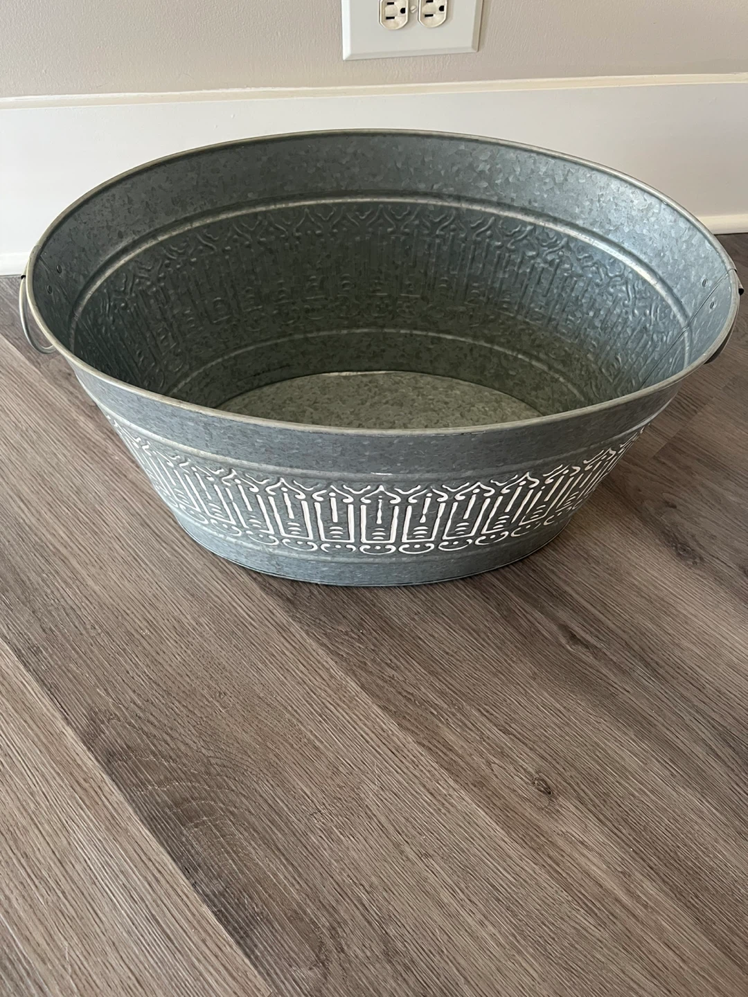 Galvanized Metal Tub with Decorative Embossing - photo 2
