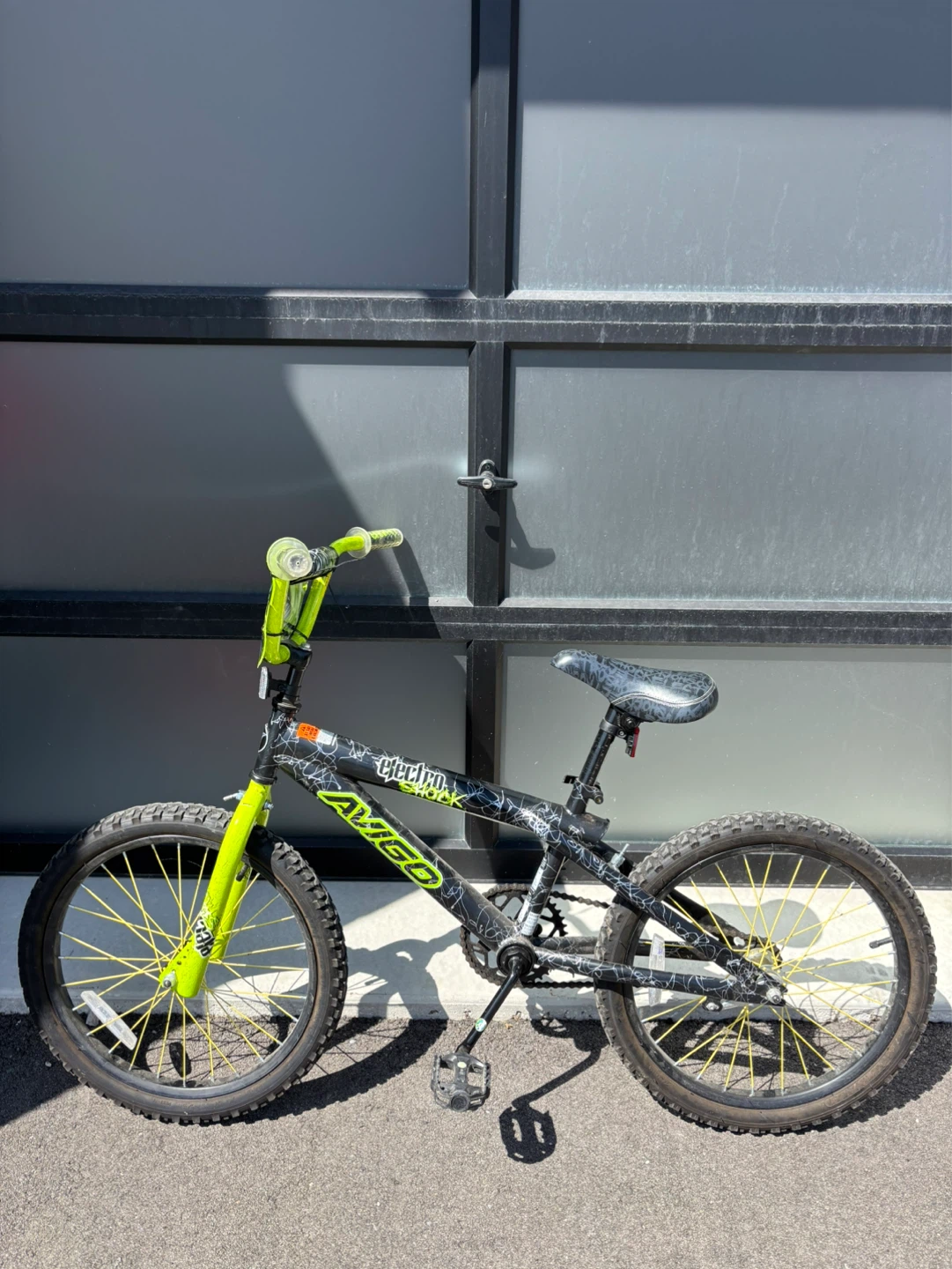 AVIGO Electric Shock BMX Bike