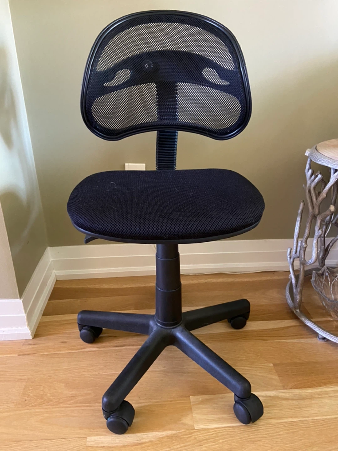 STUDENT CHAIR