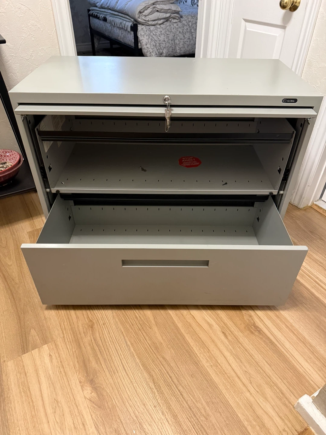 Grey 2-Drawer Metal Filing Cabinet with keys - photo 3