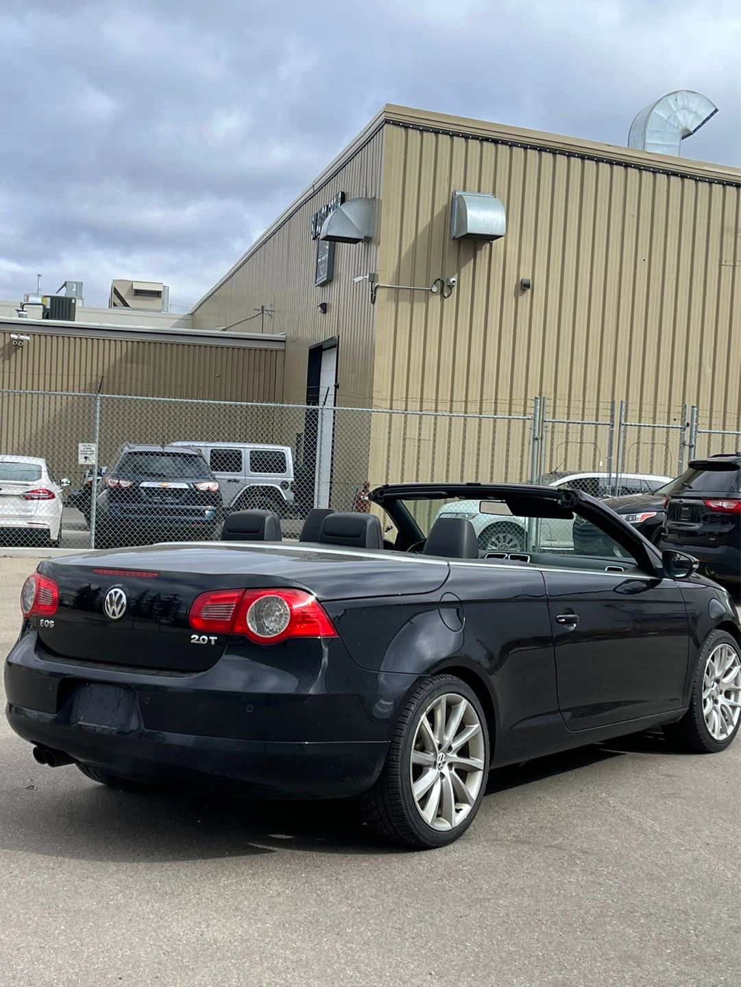 2010 Volkswagen Eos Hardtop Convertible - photo 2
