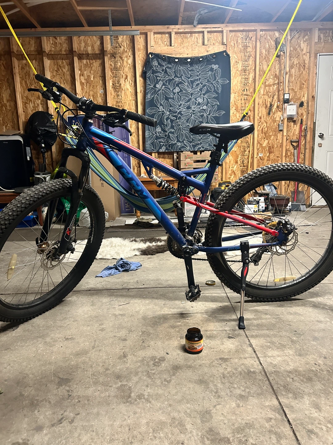 CCM Trail Head Full Suspension Mountain Bike