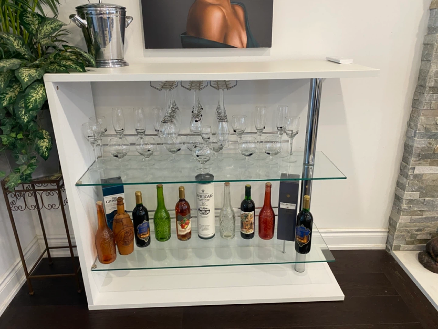 White Bar Unit