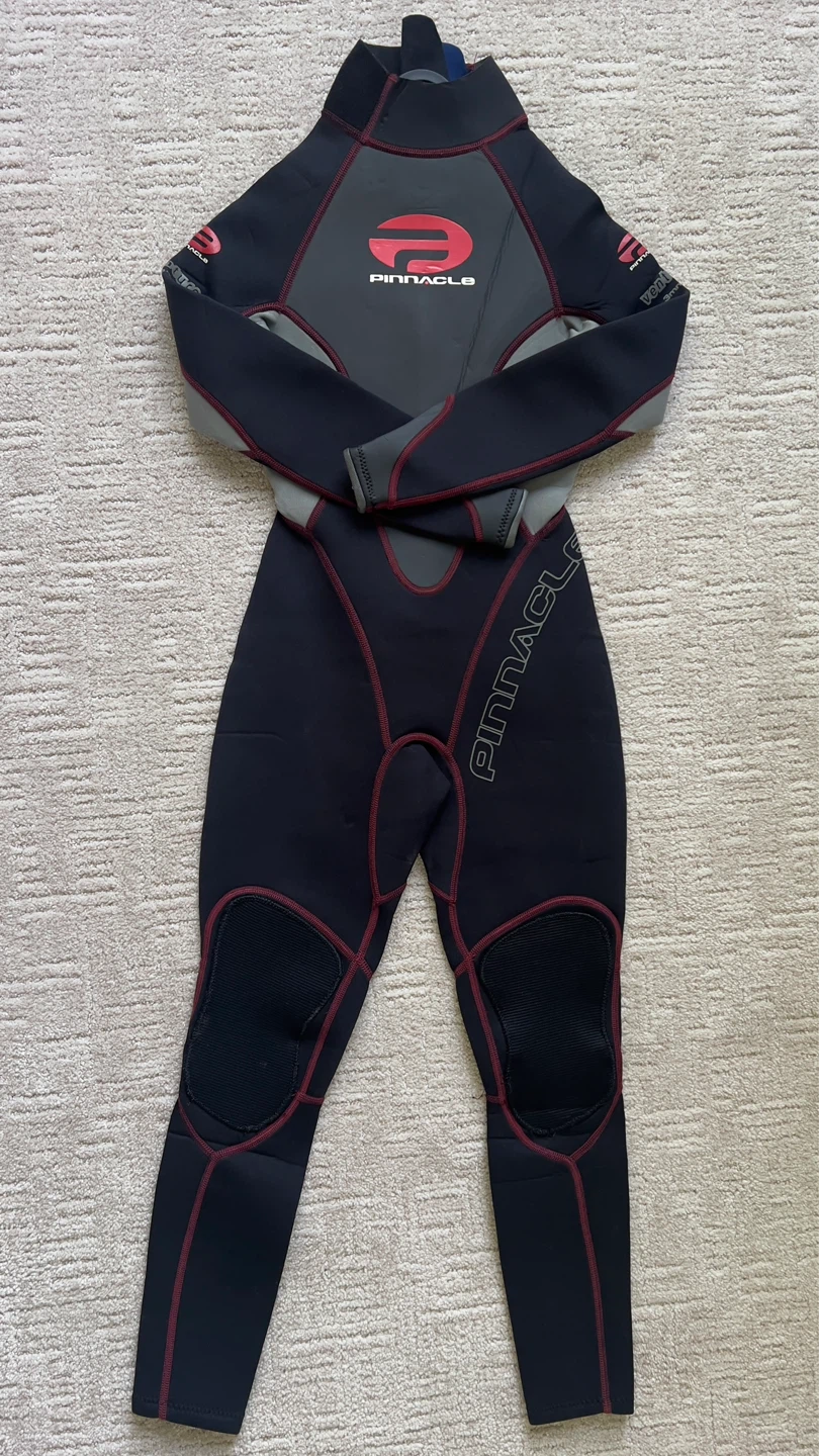 3mm Pinnacle Wetsuit - Size 2XS